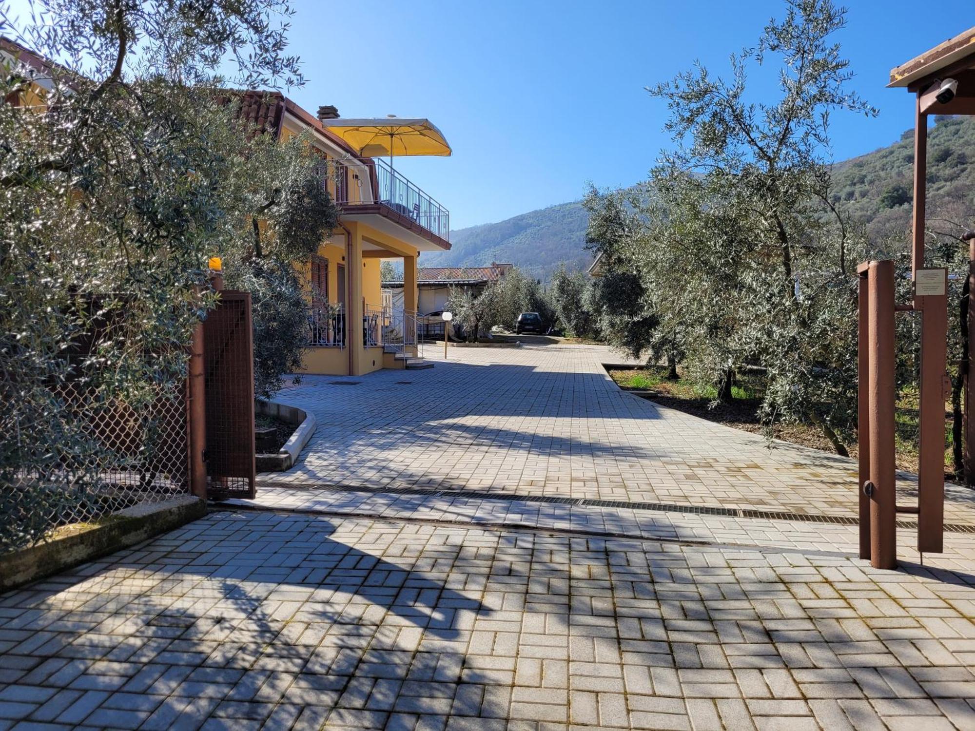 Alloggio Turistico Magnifico Alessandro Valle Bernardo 04025 Lenola Lt Cir 19063 Nei Pressi Di 04022 Fondi Lt Ngoại thất bức ảnh