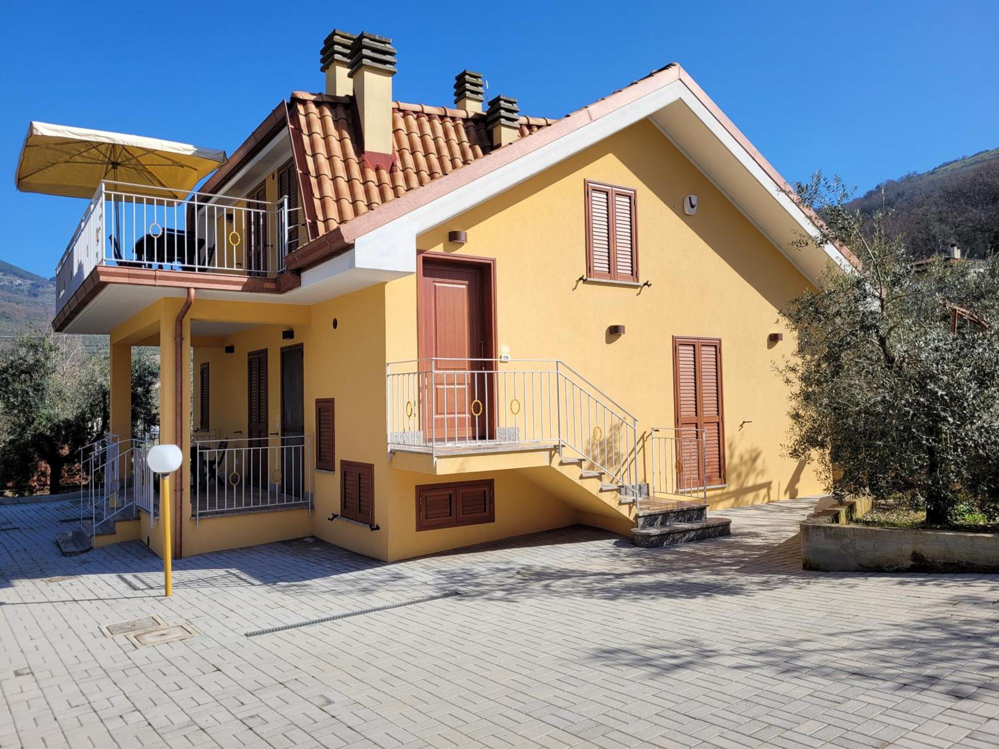 Alloggio Turistico Magnifico Alessandro Valle Bernardo 04025 Lenola Lt Cir 19063 Nei Pressi Di 04022 Fondi Lt Ngoại thất bức ảnh