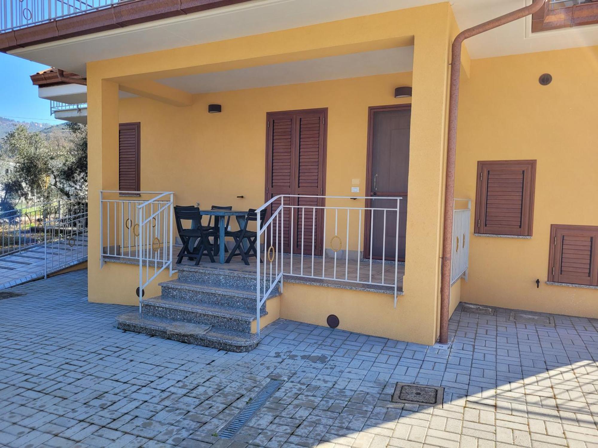 Alloggio Turistico Magnifico Alessandro Valle Bernardo 04025 Lenola Lt Cir 19063 Nei Pressi Di 04022 Fondi Lt Ngoại thất bức ảnh
