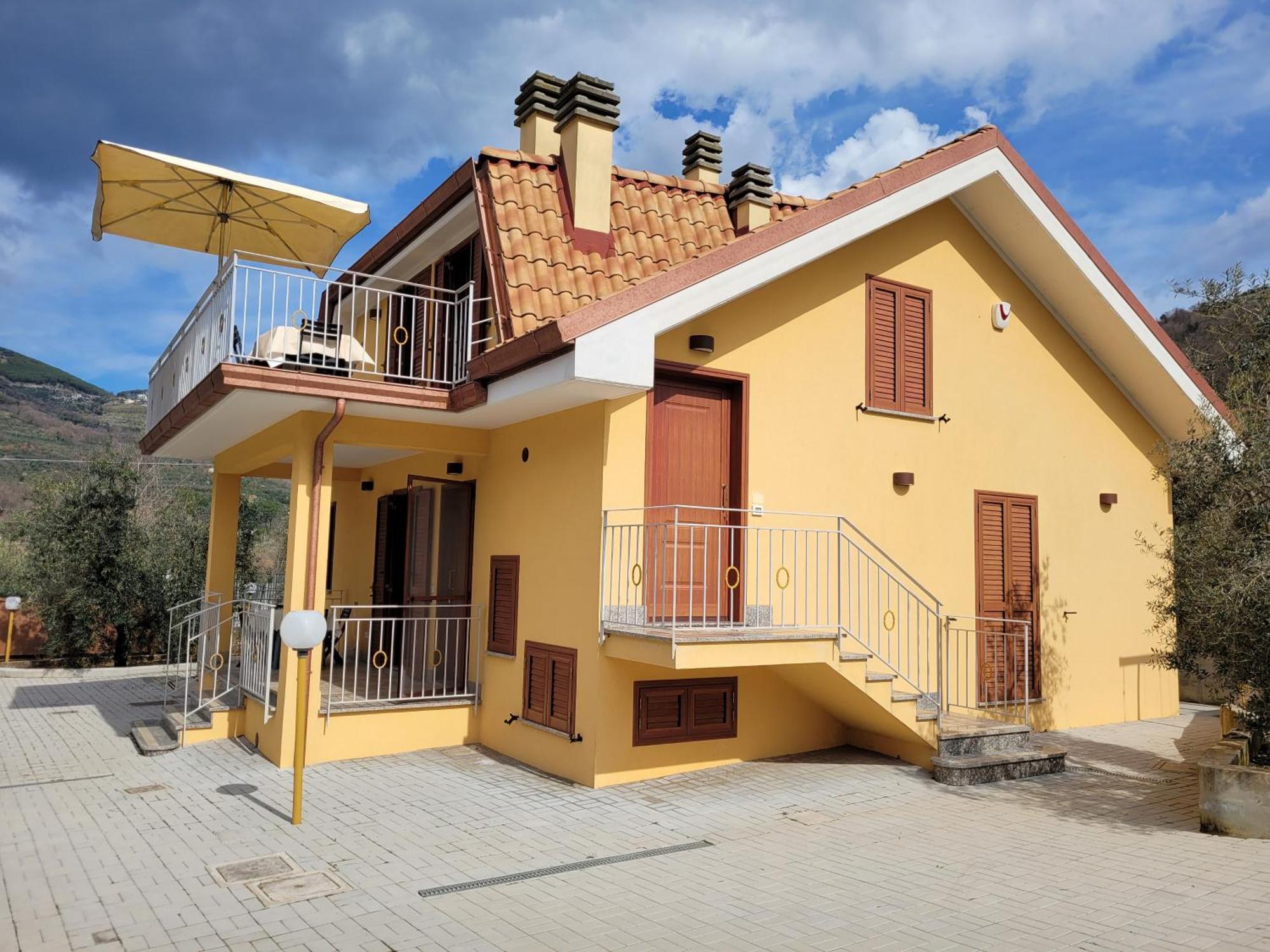 Alloggio Turistico Magnifico Alessandro Valle Bernardo 04025 Lenola Lt Cir 19063 Nei Pressi Di 04022 Fondi Lt Ngoại thất bức ảnh